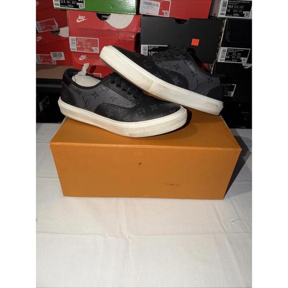 Louis Vuitton Mens Black White Trocadero Leather Casual Sneakers US: 8.5